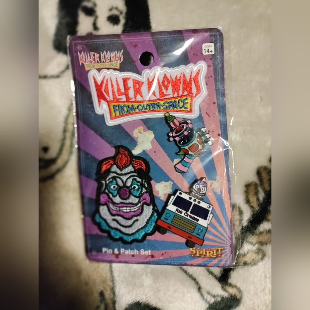 Killer klownz from outerspace patch and pin set